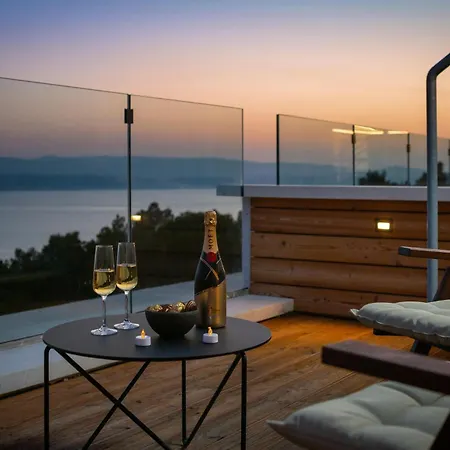 3 Bedroom Cozy In Omis